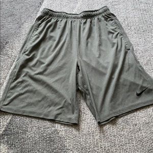 Men’s Nike Dri Fit Shorts (Gray)